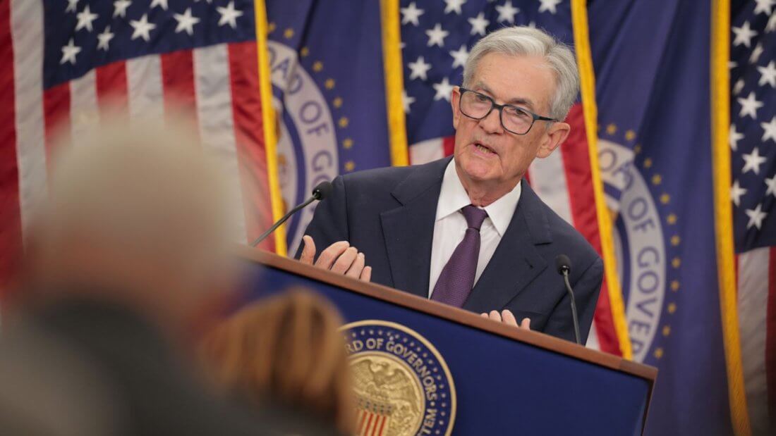 ФРС США начала снижать ключевую ставку. Что это значит для криптовалют: мнение экспертов. Фото.