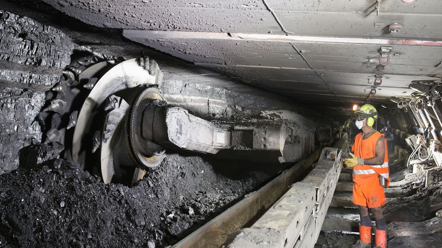 Октябрь для 2Miners: резкий рост курса Zcash (ZEC) и конец майнинга Flux