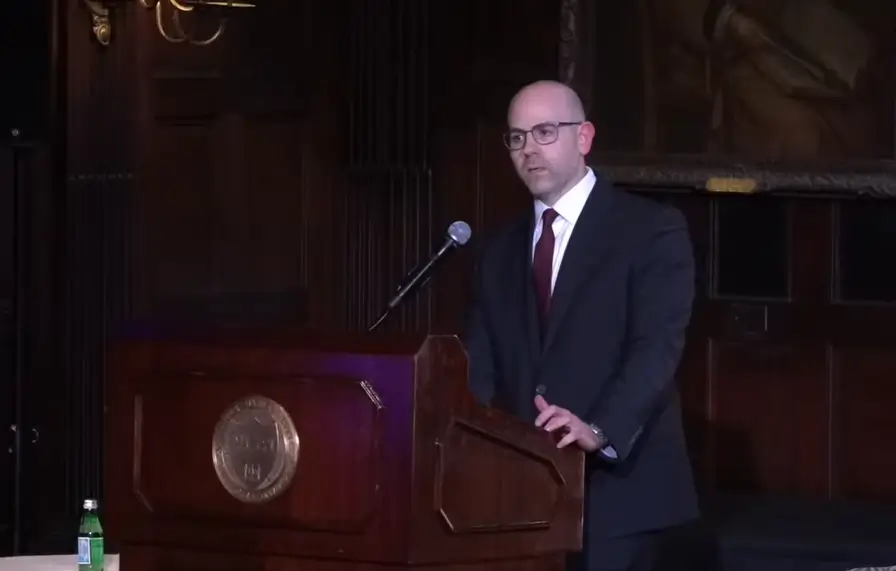 Влияние стейблкоинов на экономику. Член Совета управляющих Федеральной резервной системы США Стивен Миран. Фото.