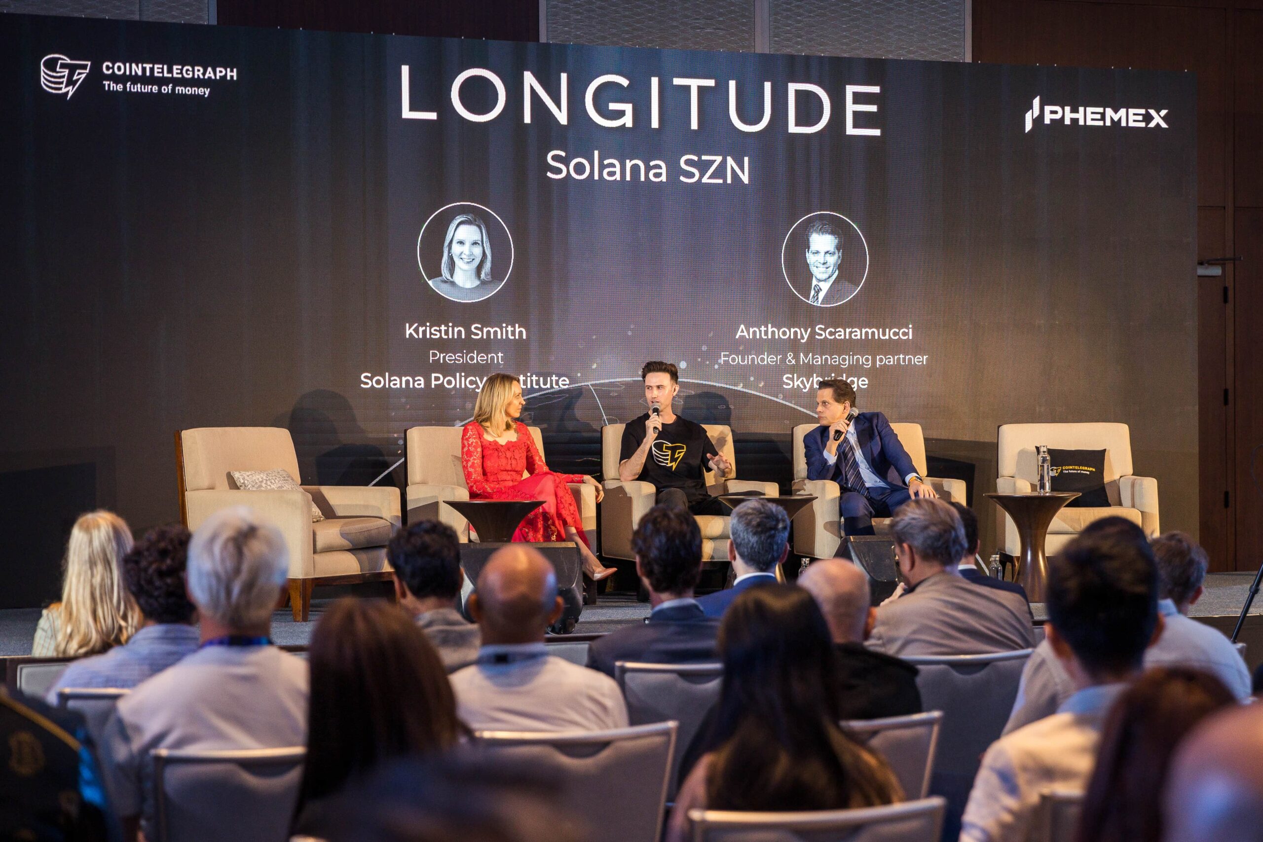 Каким будет следующий год для криптовалют? Криптовалютная конференция LONGITUDE. Каким будет следующий год для криптовалют? Криптовалютная конференция LONGITUDE. Фото.