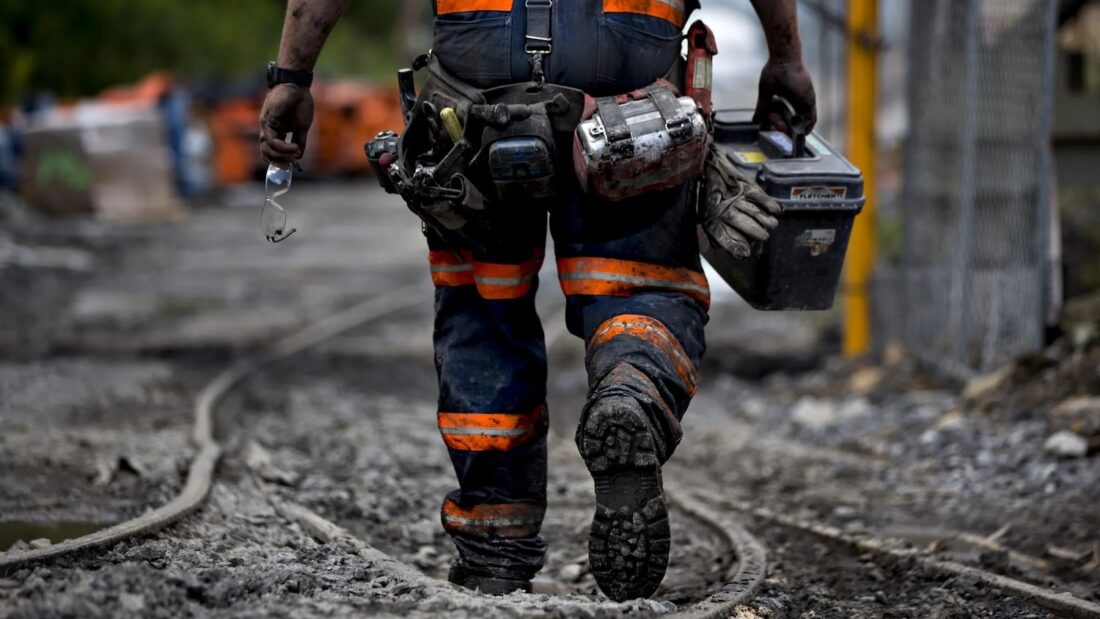 Декабрь для 2Miners: конец майнинга Clore и итоги уходящего 2025 года. Фото.