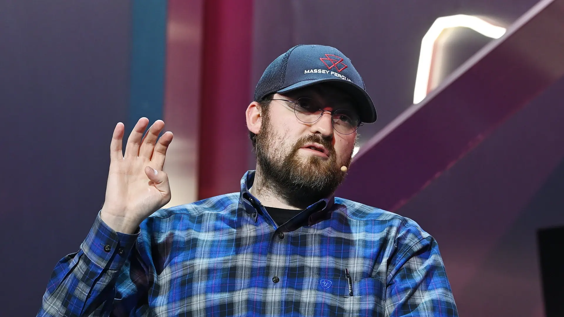 Проблемы с регулированием криптовалют. Создатель Cardano Чарльз Хоскинсон. Проблемы с регулированием криптовалют. Создатель Cardano Чарльз Хоскинсон. Фото.