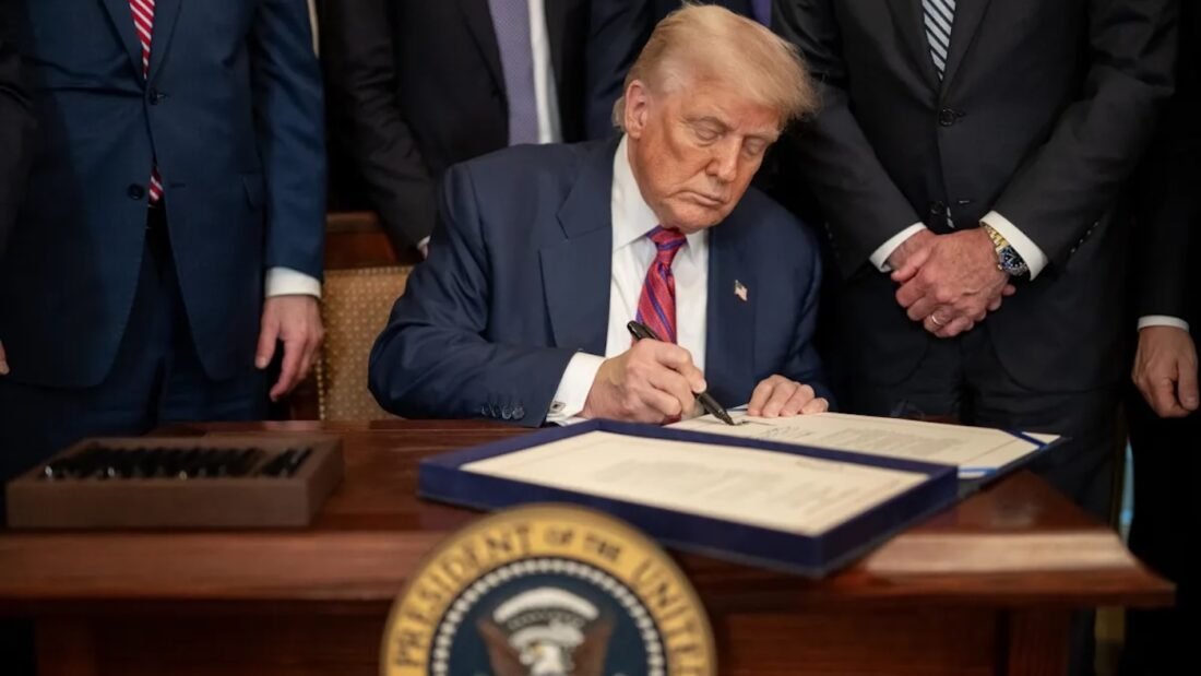 Американские банкиры недовольны законом о стейблкоинах GENIUS и требуют изменить его. Что происходит? Американские банкиры недовольны законом о стейблкоинах GENIUS и требуют изменить его. Что происходит? Фото.