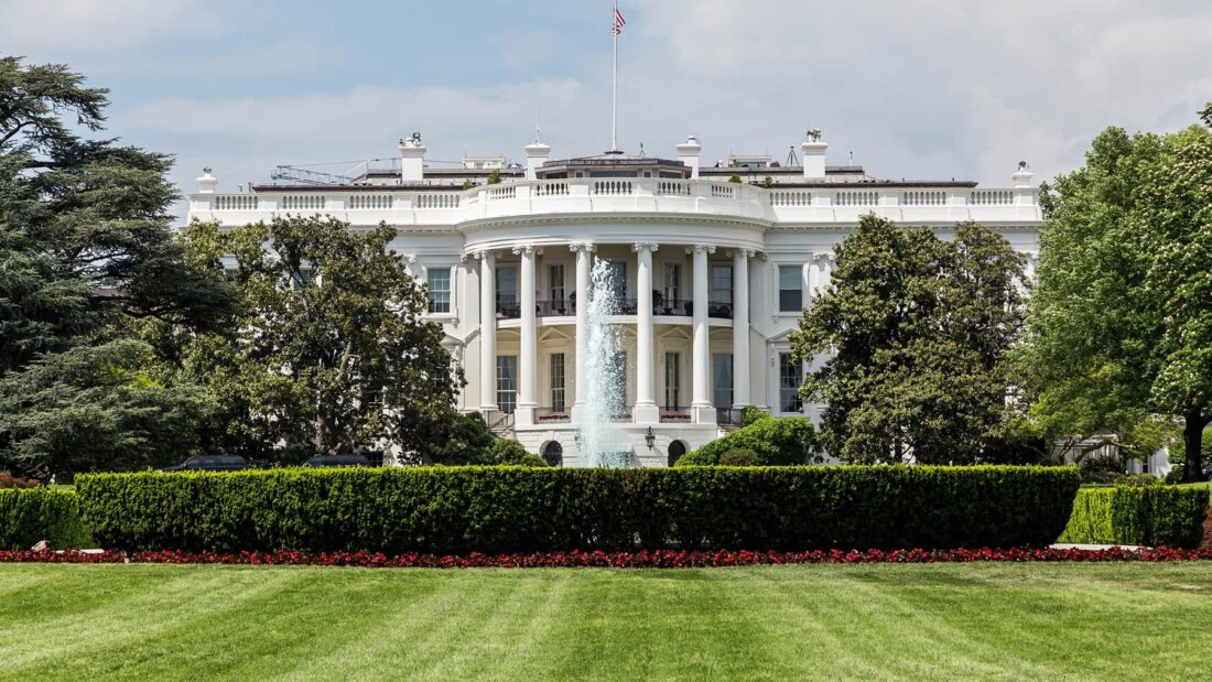 Белый дом может отказаться от законопроекта о регулировании крипты. Причина — конфликт с Coinbase. Фото.