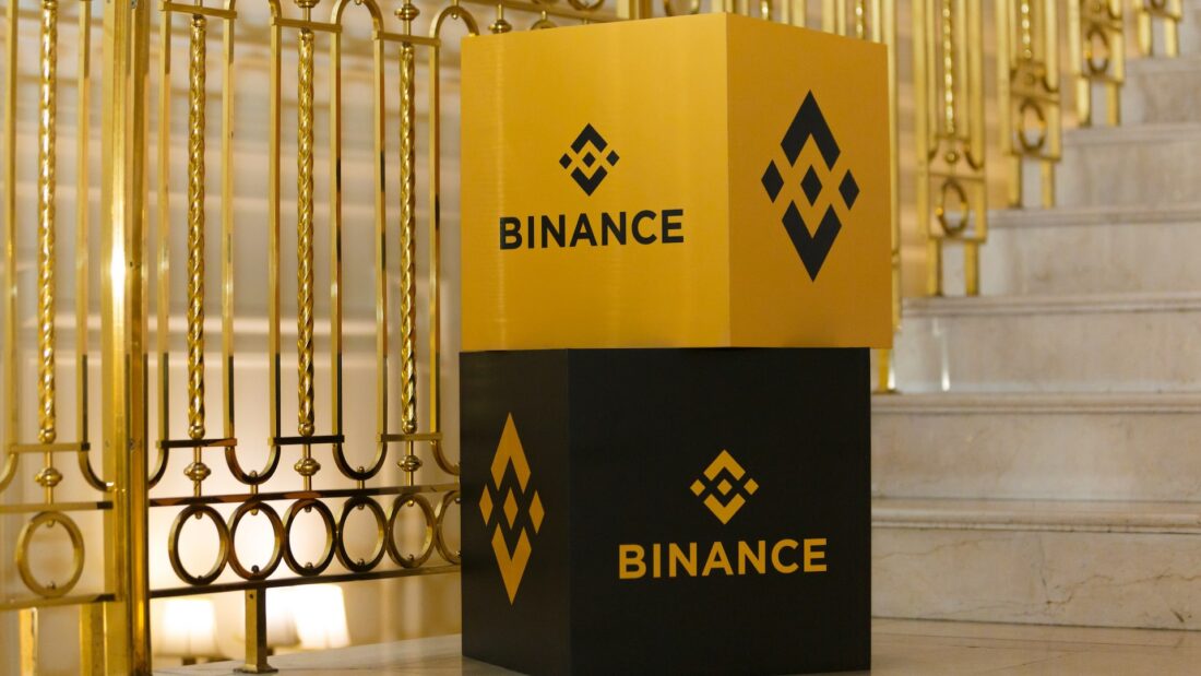Binance ответила на обвинения сенатора США в нарушении санкций. Что сказали в компании? Фото.
