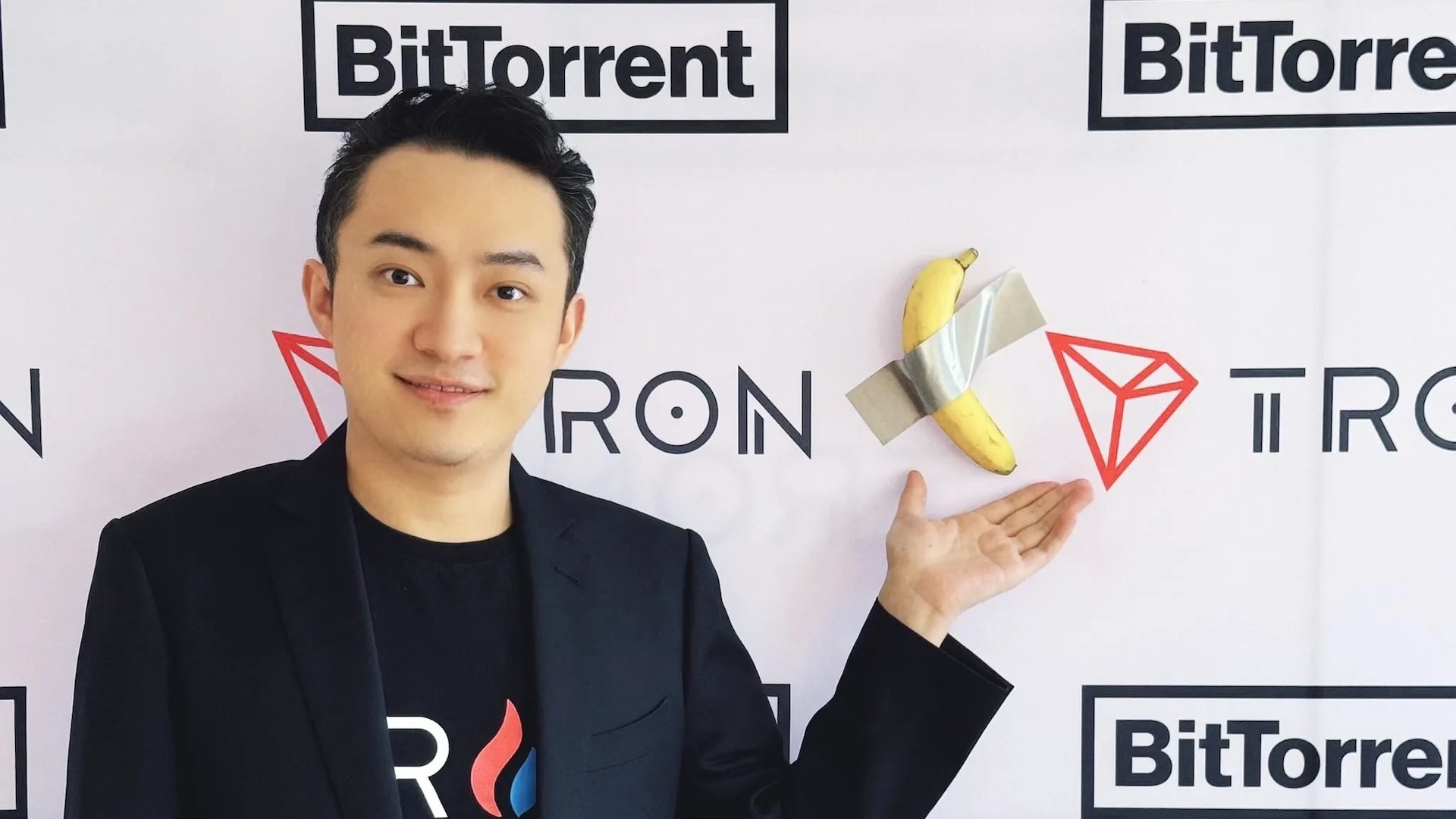 КРИПТОЖМЫХ / Влияние войны на крипту, перспективы сезона альткоинов и дно Биткоина. SEC идёт на мировую: создатель Tron Джастин Сан заплатит штраф и выйдет сухим из воды. Фото.