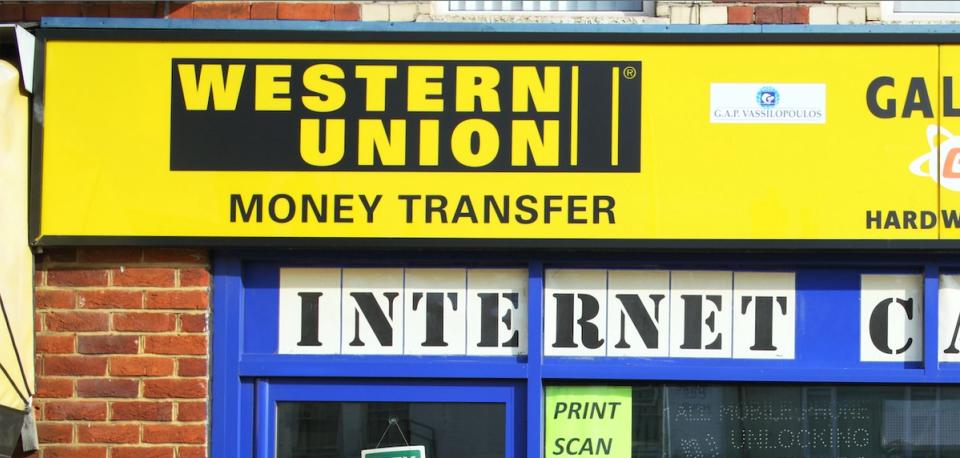 Western Union планирует запустить стейблкойн для расчётов между странами без SWIFT, заявил гендиректор. Фото.