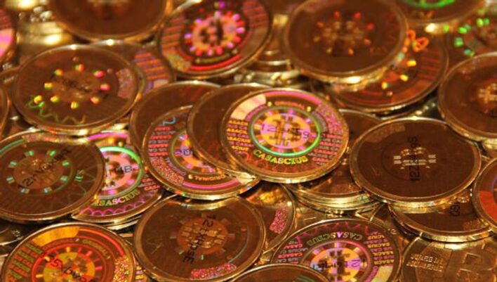 Physical Bitcoin: история и будущее. Зачем криптовалютному миру Физический Биткоин. Фото.