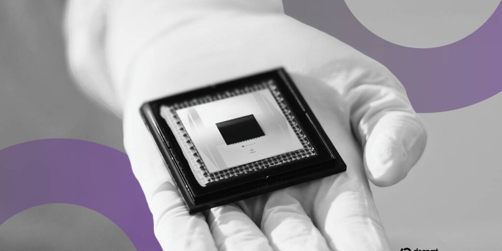 Google quantum computer chip glowing in a dark laboratory, macro fintech editorial photo